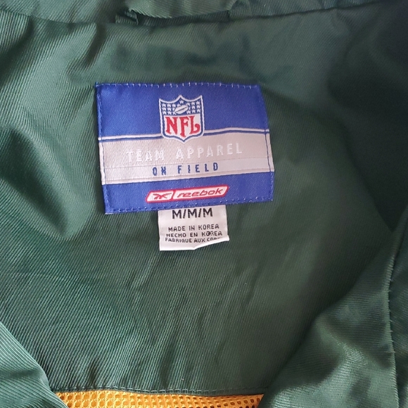 Packers Green and Yellow Windbreaker Jacket - Picture 2 of 12